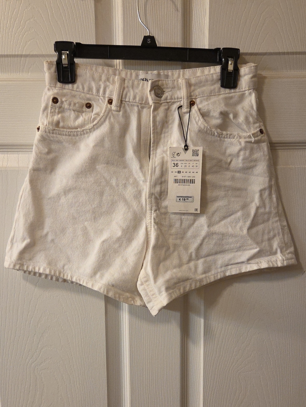Zara Off-White High-Rise Denim Shorts